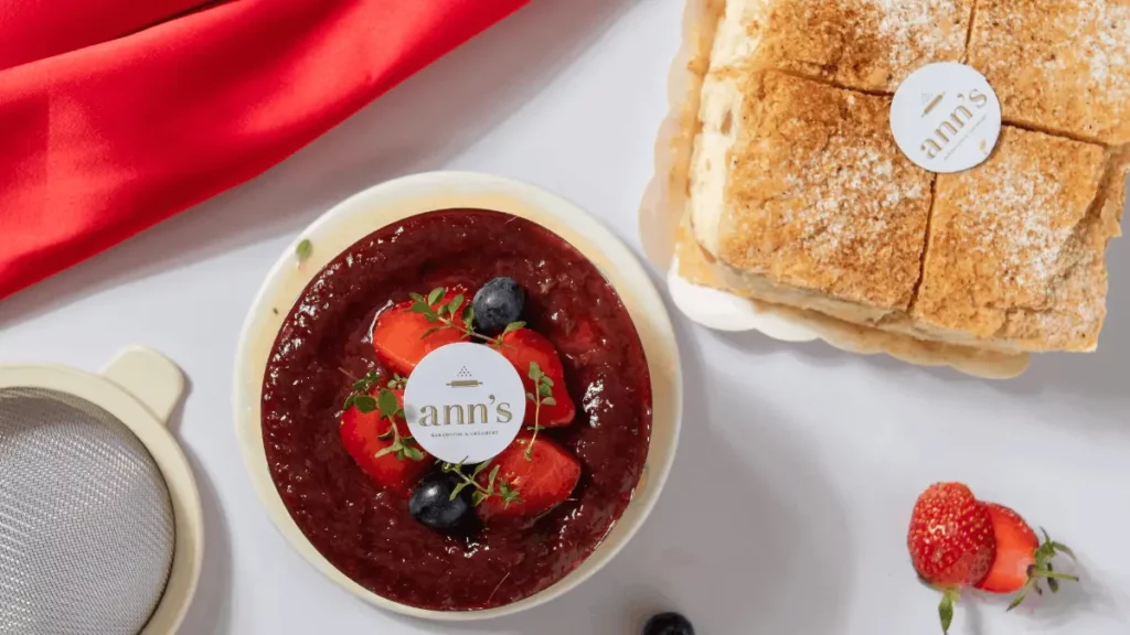 kue nuansa merah putih