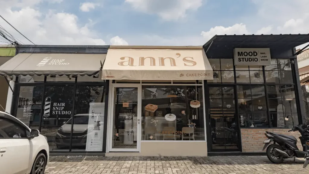 tampilan depan toko kue terbaru di jakarta selatan