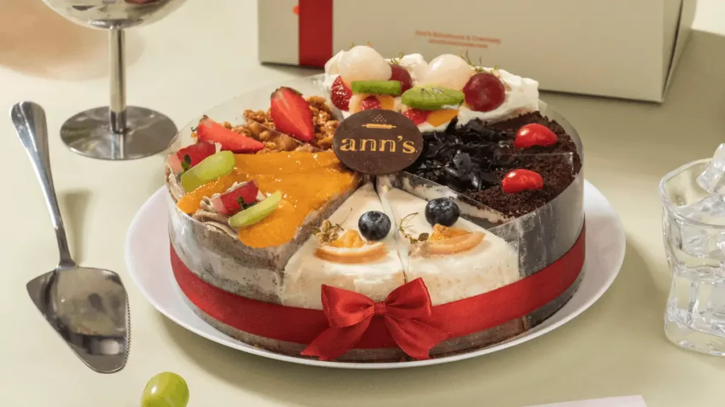 assorted cake jakarta di piring