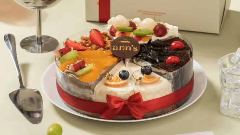 assorted cake jakarta di piring