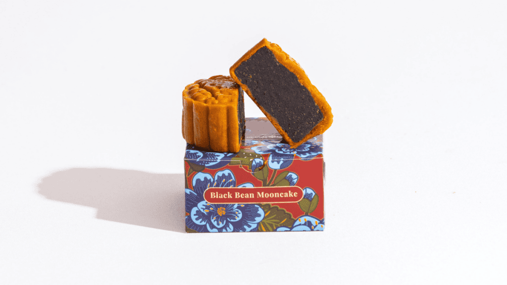 black bean mooncake untuk menjelaskan satu mooncake untuk berapa orang